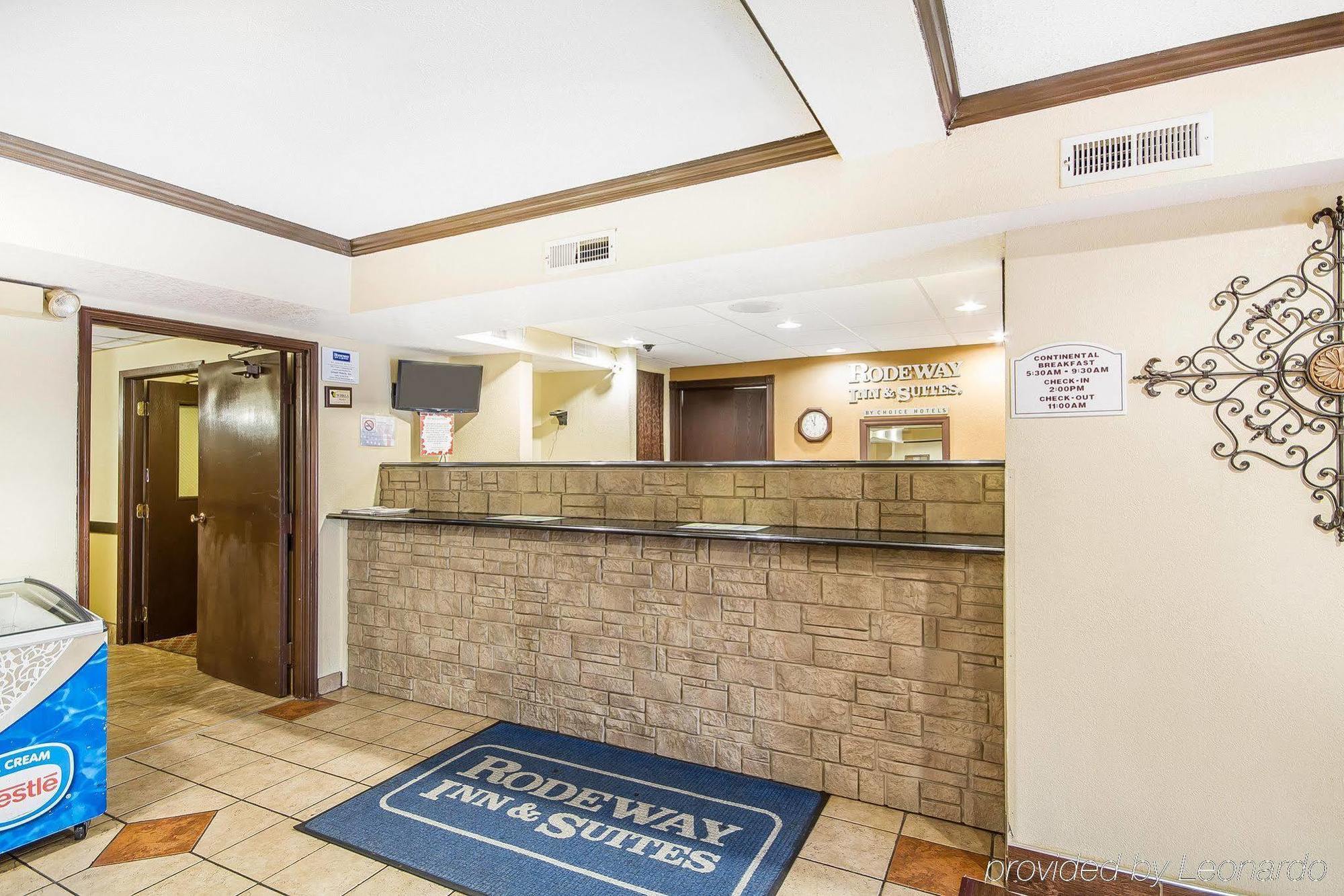 Rodeway Inn & Suites Madison East Exterior foto
